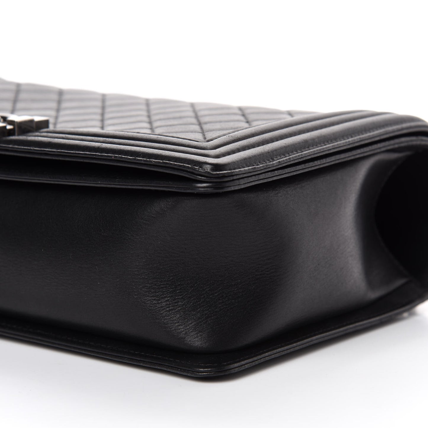 Metallic Calfskin Quilted New Medium Boy Flap Black