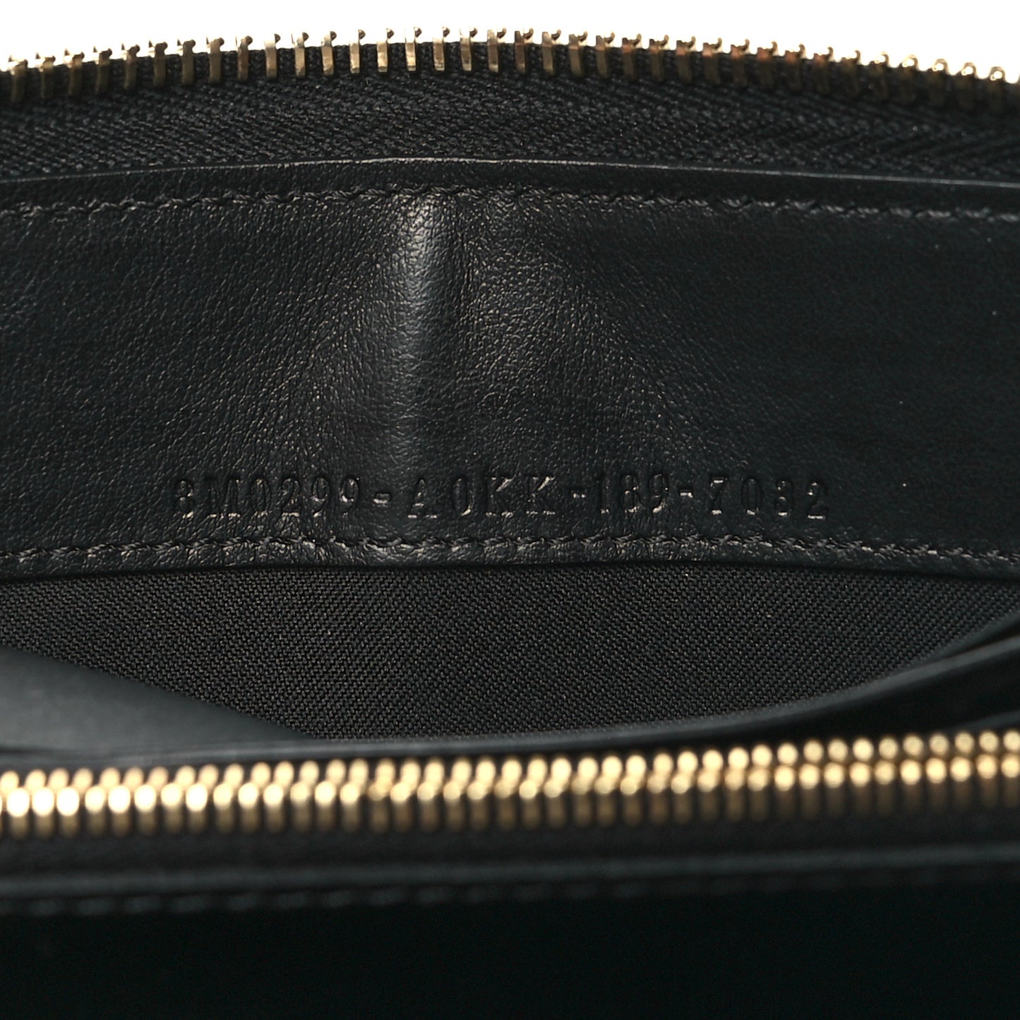 Vitello Liberty Lucido F is Fendi Zip Around Wallet Black