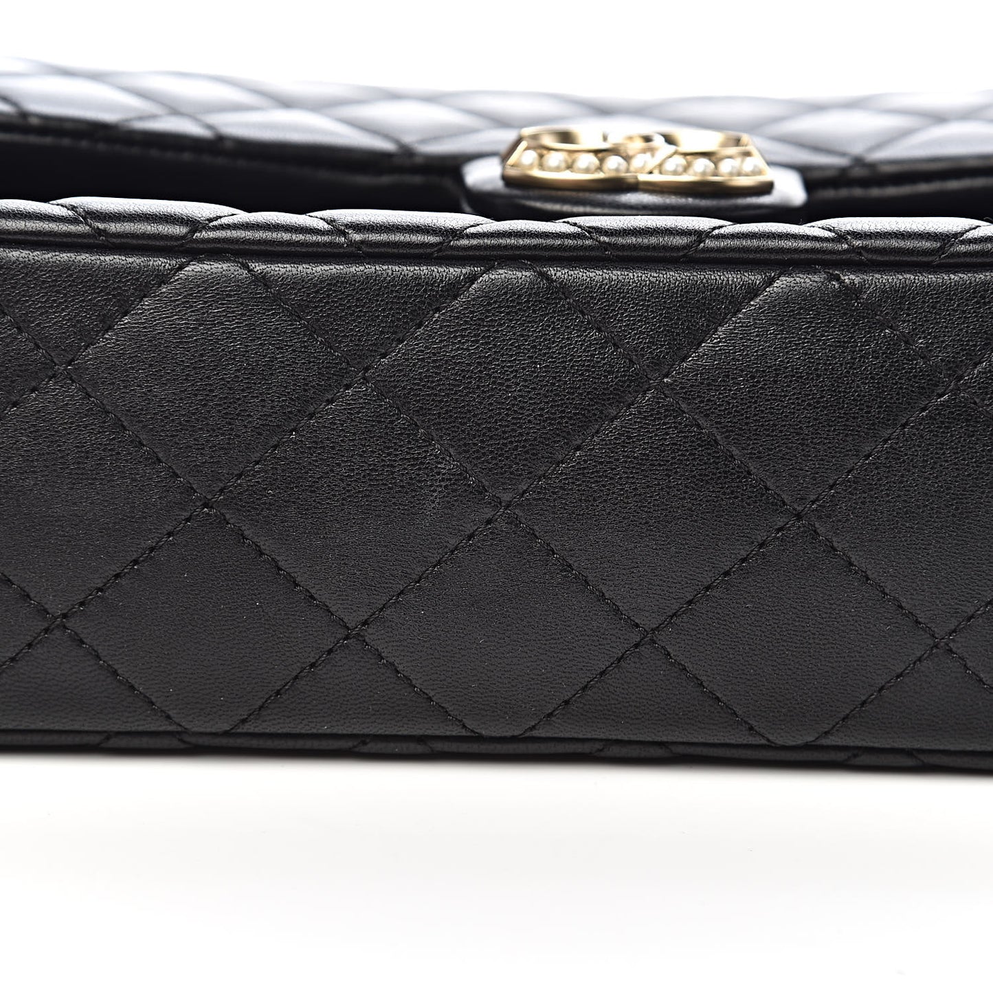 Lambskin Quilted Medium Westminster Pearl Flap Black