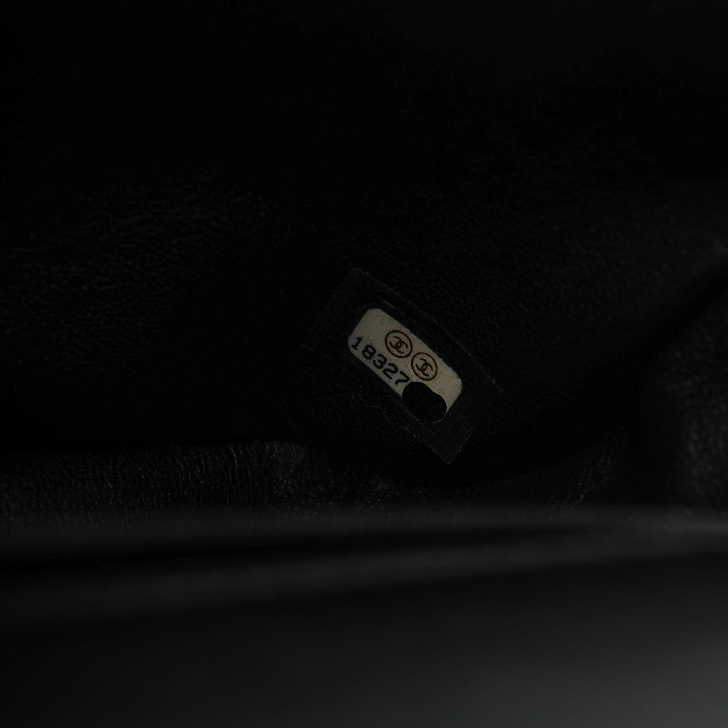 Lambskin Classic Twist Flap Black Beige