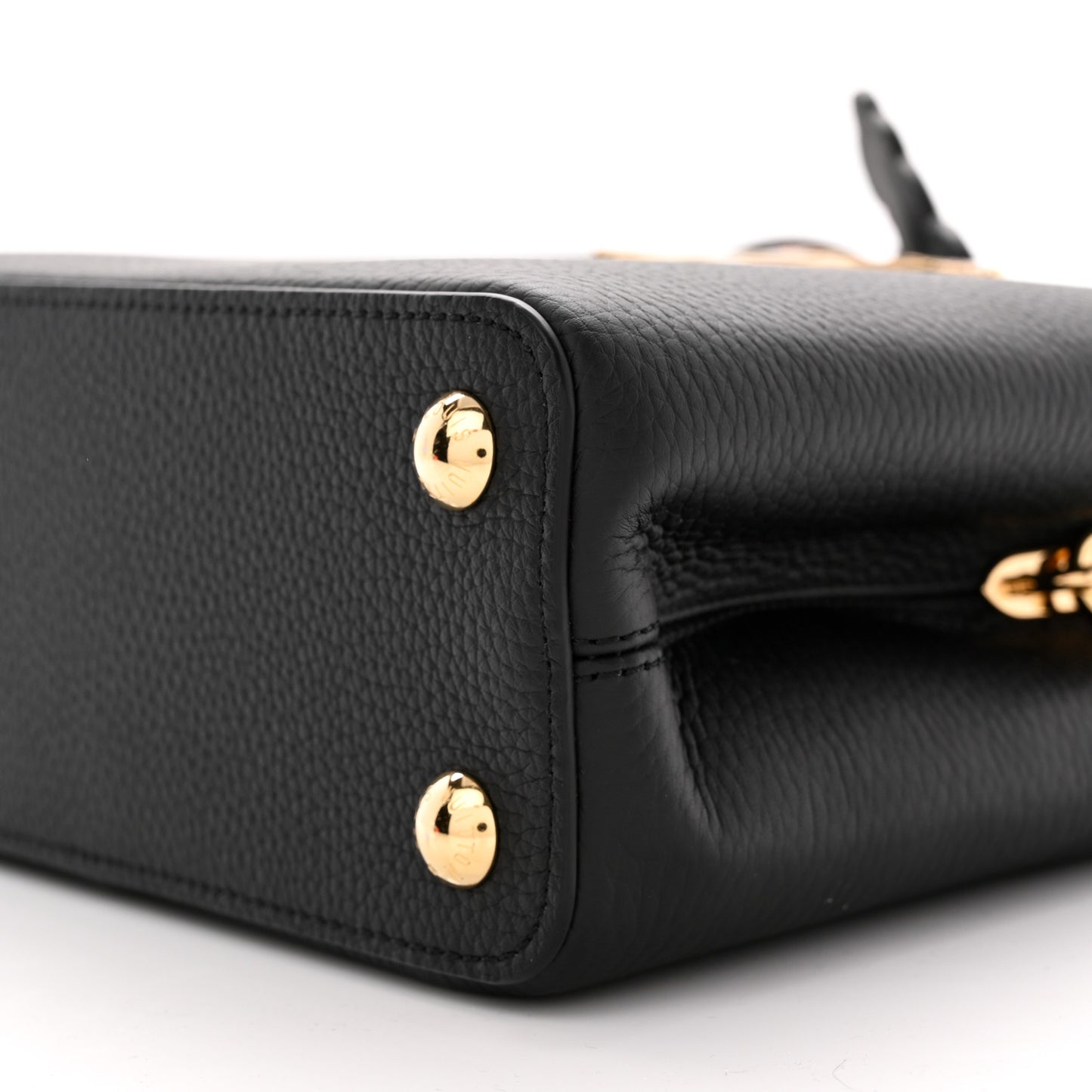 LV X TM Taurillon Superflat Capucines BB Black