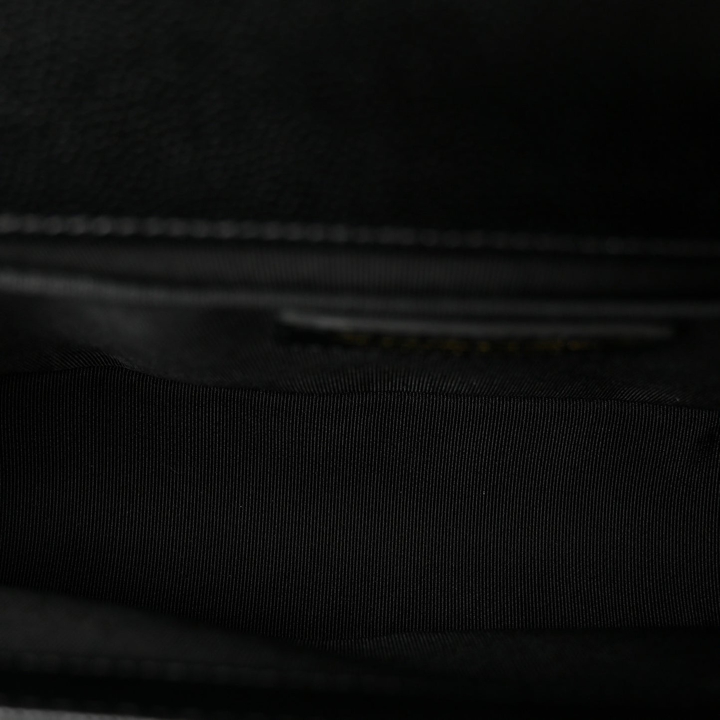Caviar Quilted Medium Boy Flap Black