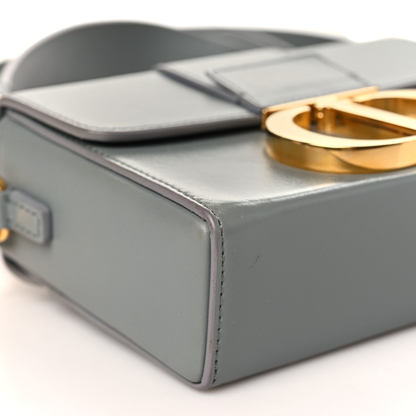 Box Calfskin 30 Montaigne Box Bag Gray