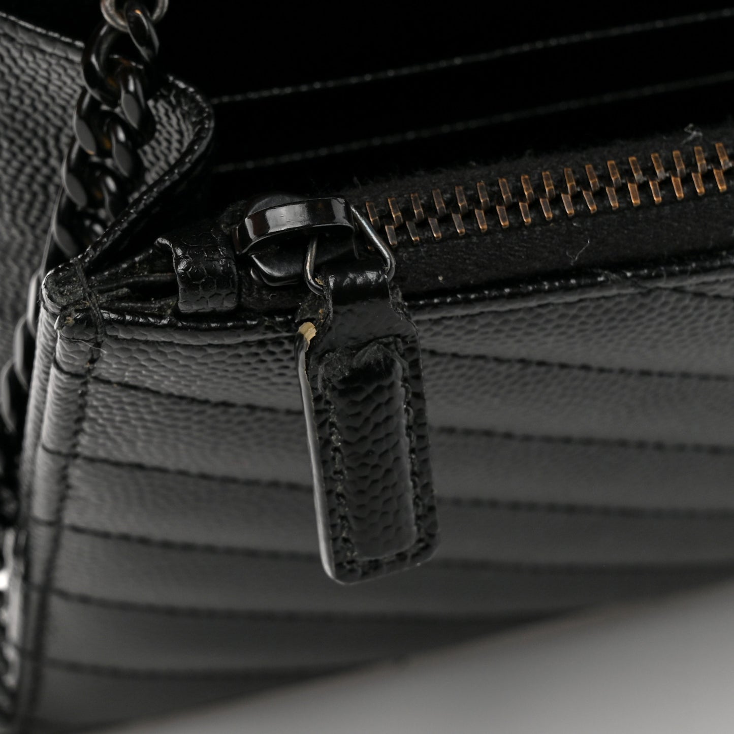 Grain De Poudre Matelasse Chevron Monogram Monochrome Envelope Chain Wallet Black