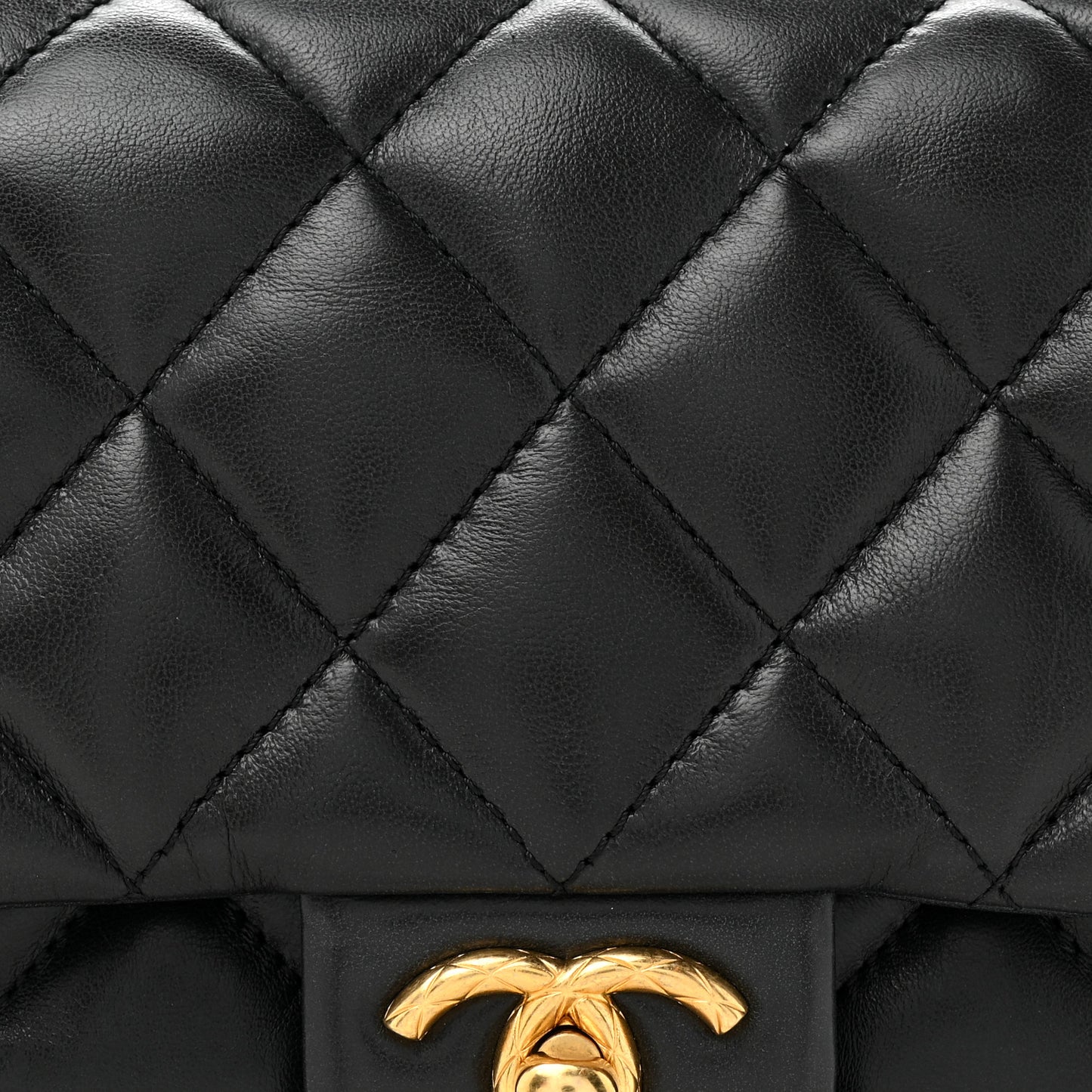 Lambskin Quilted Small Pillow Crush Flap Black