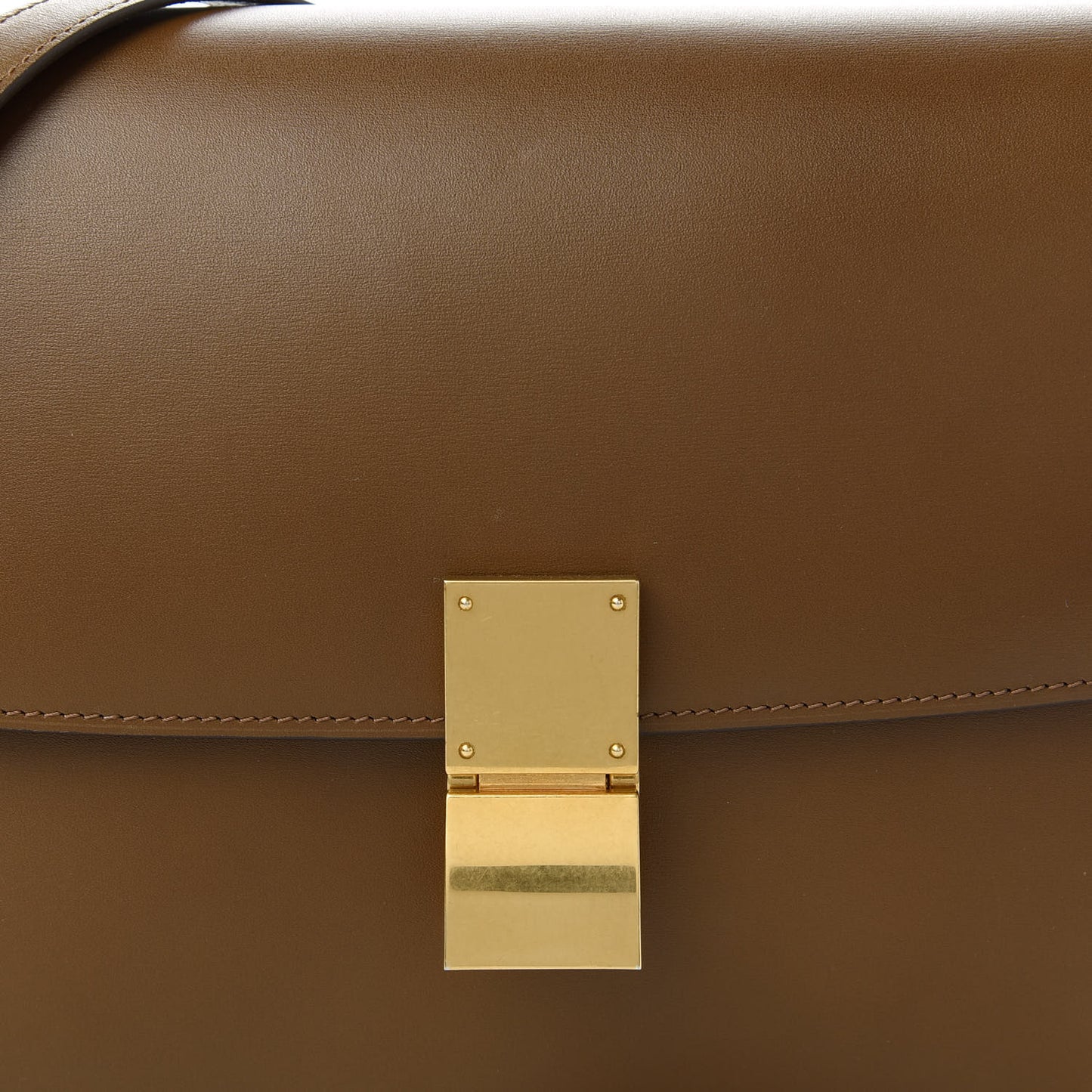 Box Calfskin Medium Classic Box Flap Bag Camel