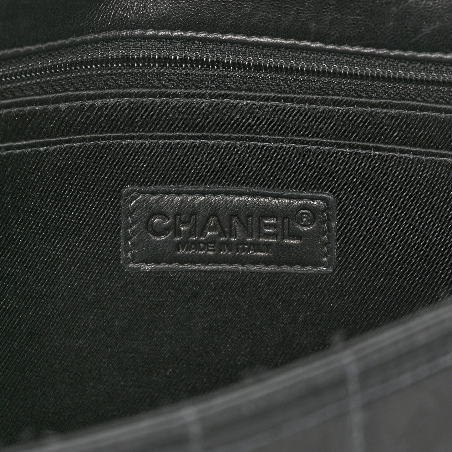 Nylon Medium Travel Flap Black