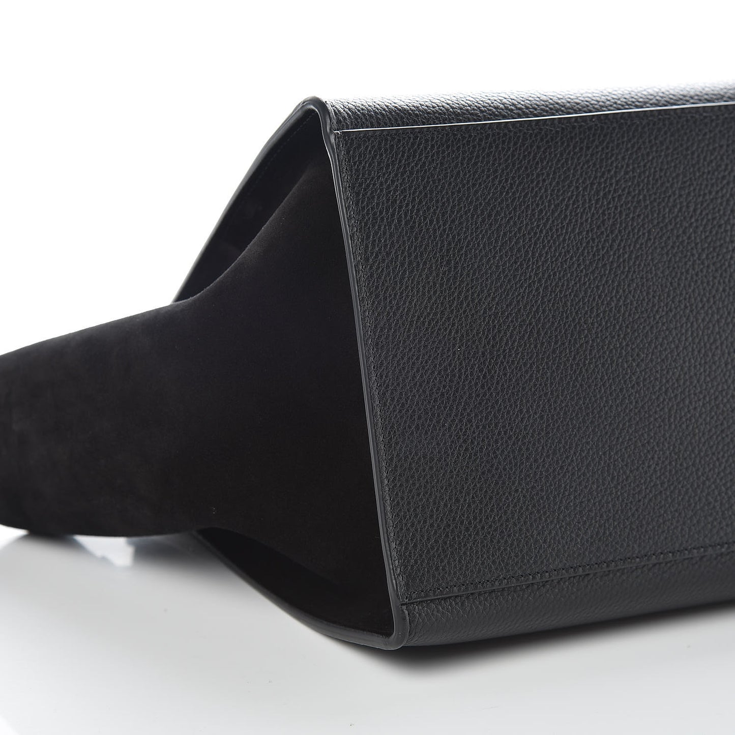 Drummed Calfskin Suede Medium Trapeze Black