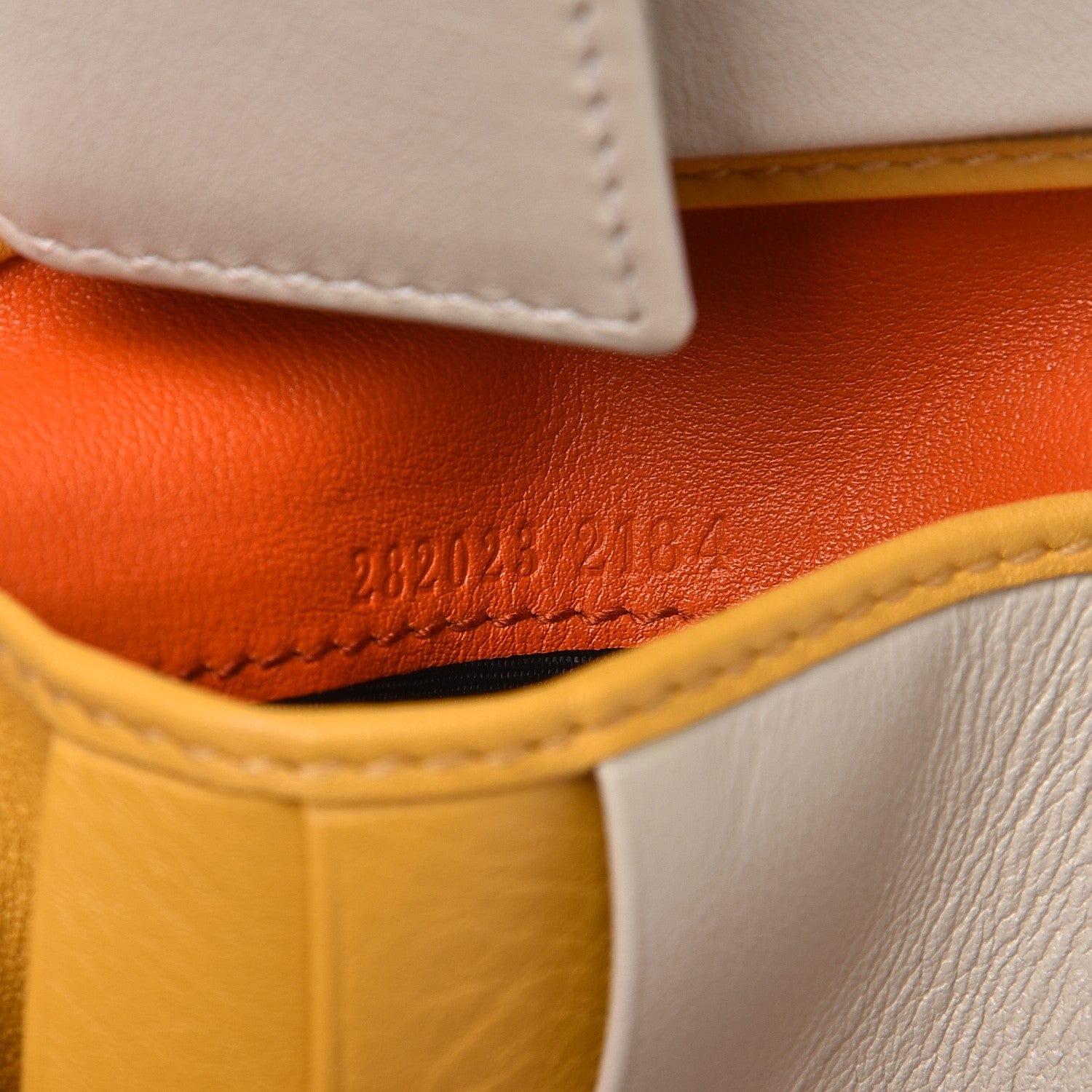 Gucci Microguccissima Bi-Fold Wallet Bumblebee Dark Orange Mystic White 7 of 8