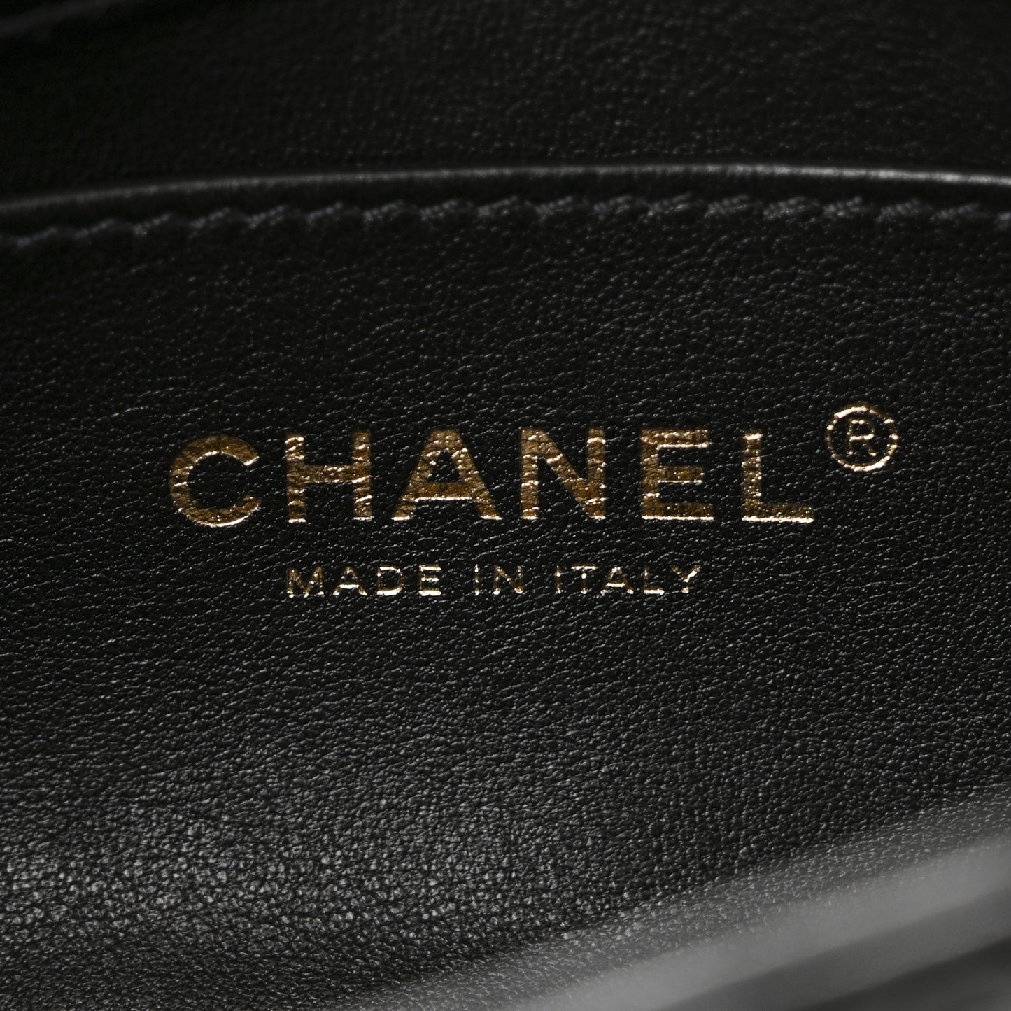 Shiny Lambskin Small Chain Is More Flap Black