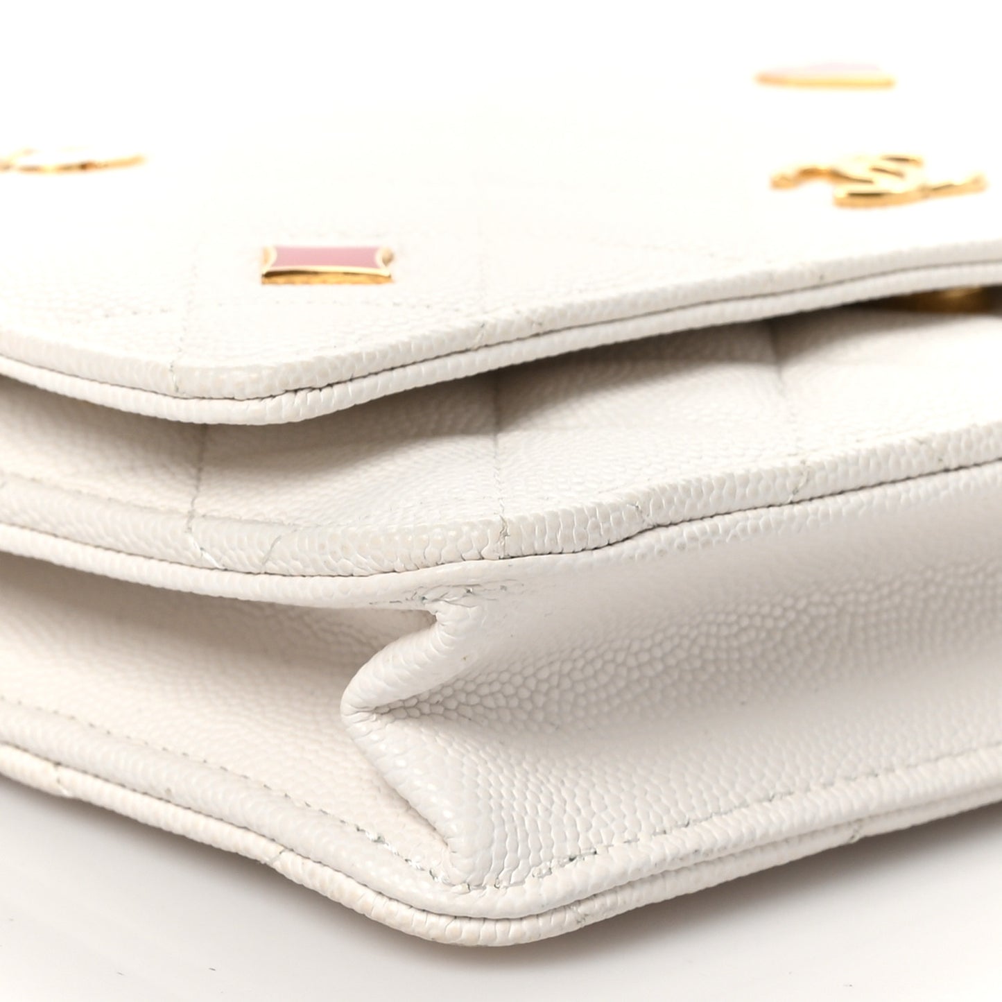 Caviar Quilted Enamel Coco Casino Wallet On Chain WOC White