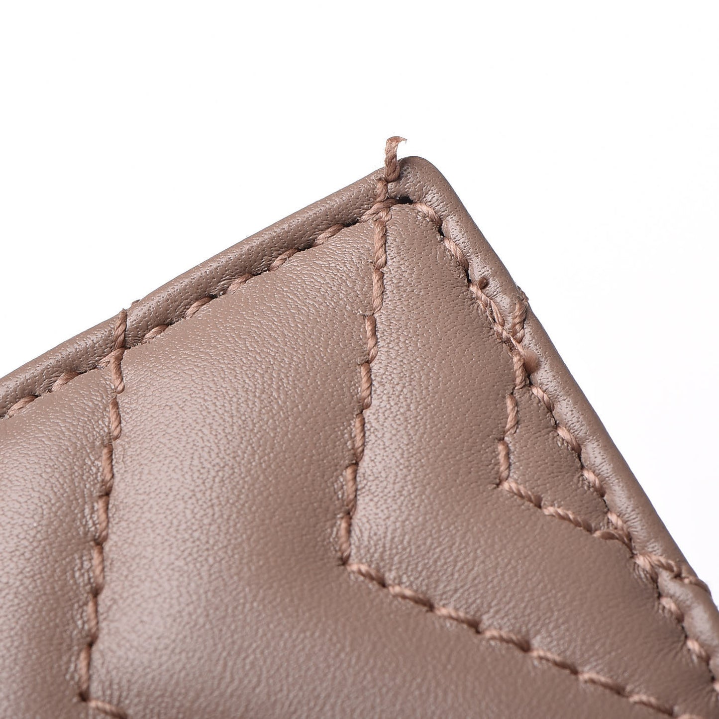 Calfskin Matelasse GG Marmont Card Case Wallet Porcelain Rose