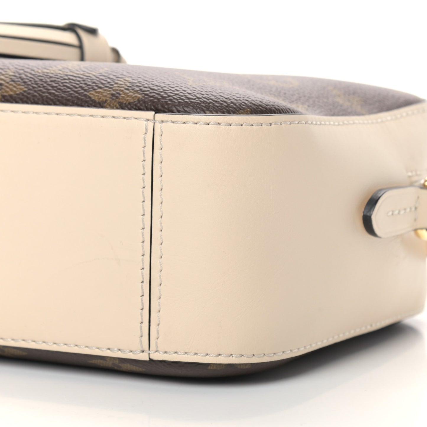 Monogram Saintonge Creme