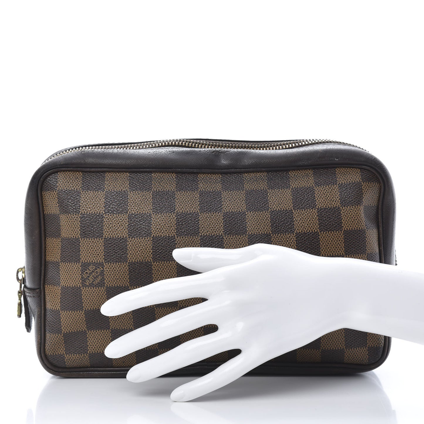 Damier Ebene Trousse Toilette 28