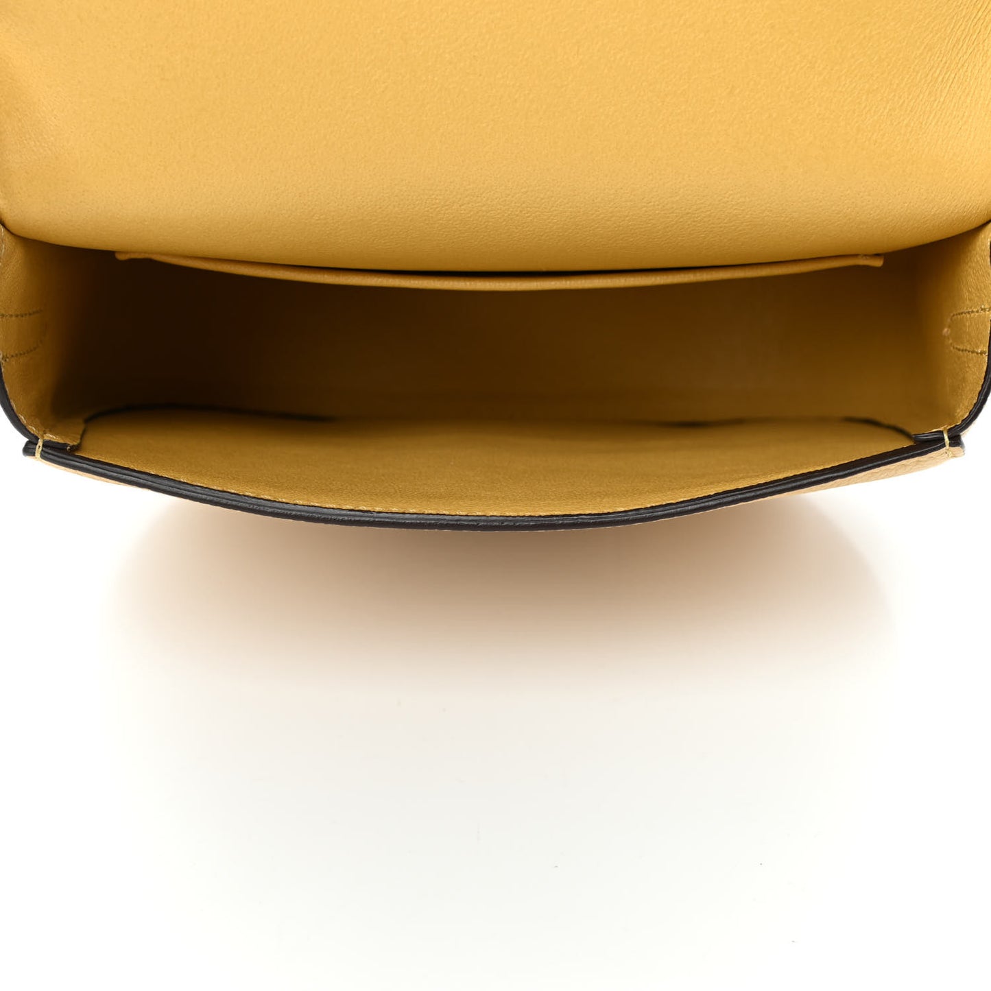 Grained Calfskin Small Trotteur Vanilla