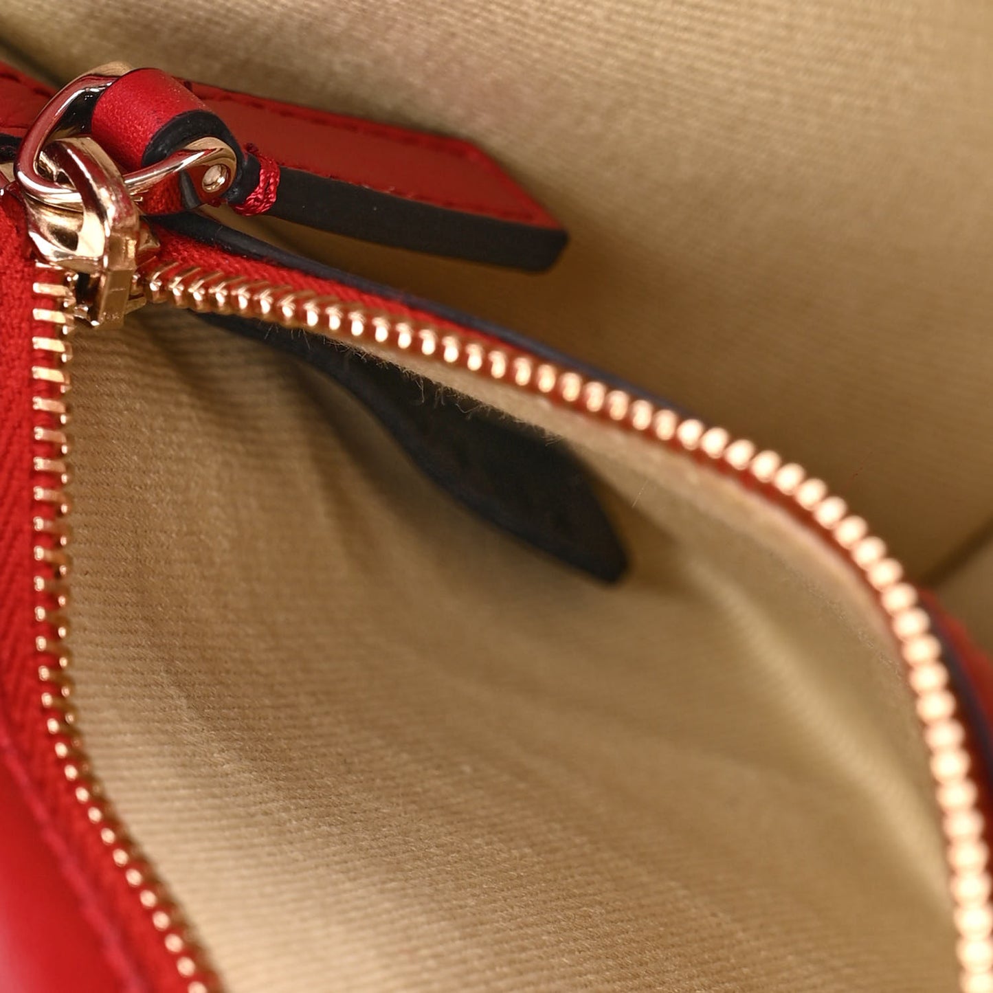 Vitello Small Glam Lock Rockstud Flap Red