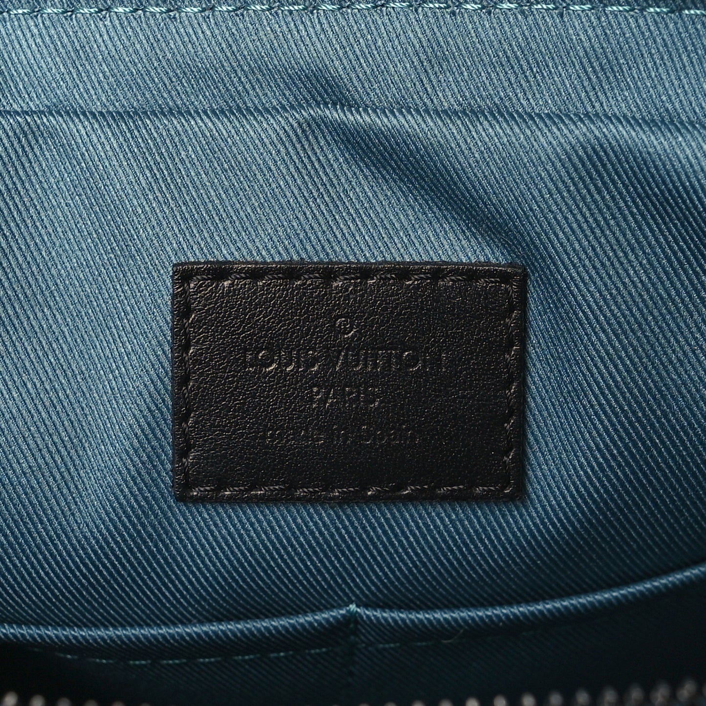 Damier Graphite Alpha Messenger Bag