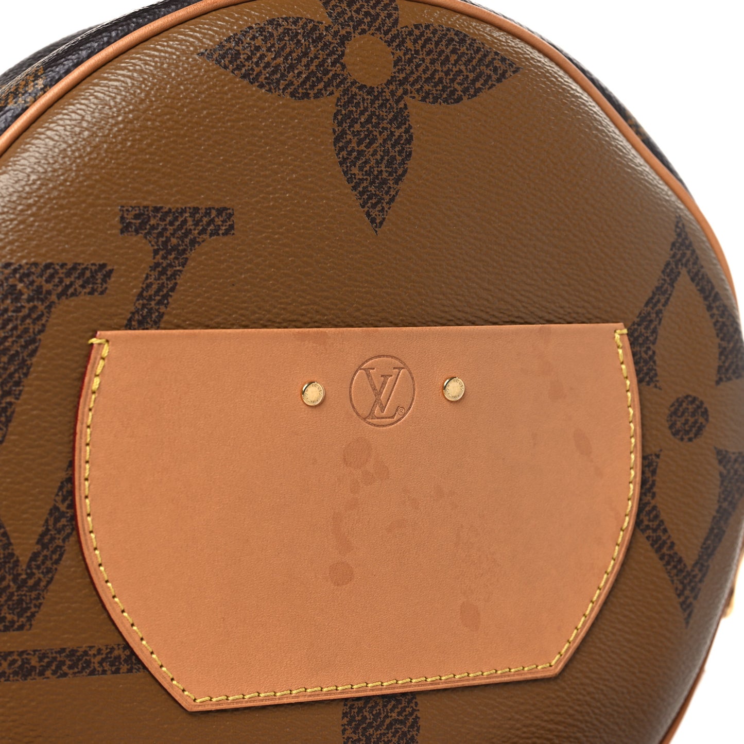 Reverse Monogram Giant Boite Chapeau Souple