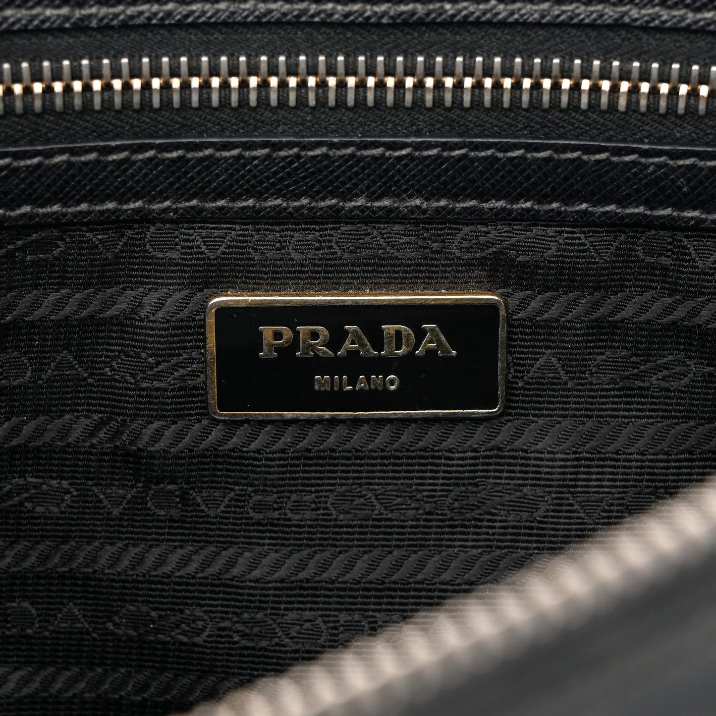 Saffiano Medium Galleria Double Zip Tote Black