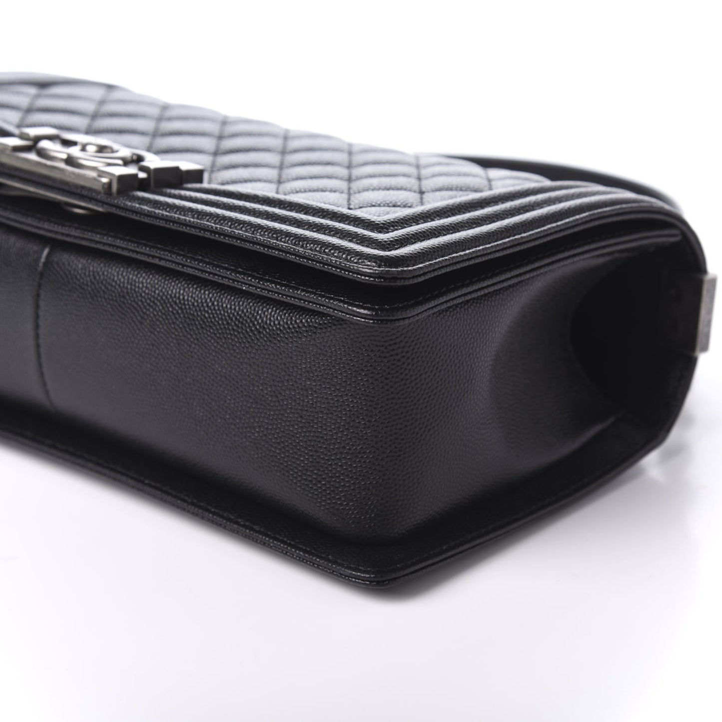 Caviar Quilted Medium Boy Flap Black