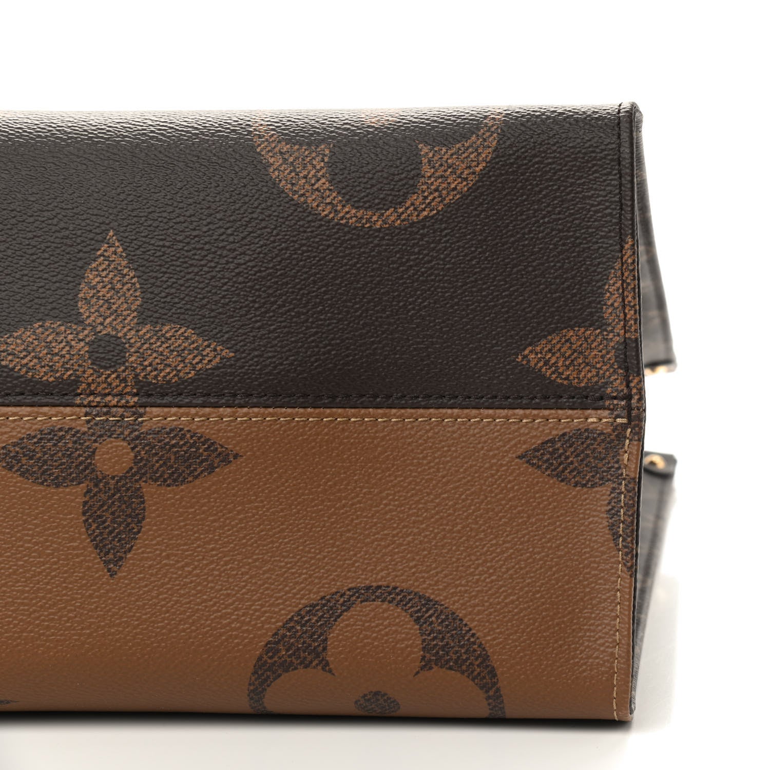 Louis Vuitton Reverse Monogram Giant Onthego GM 8 of 8
