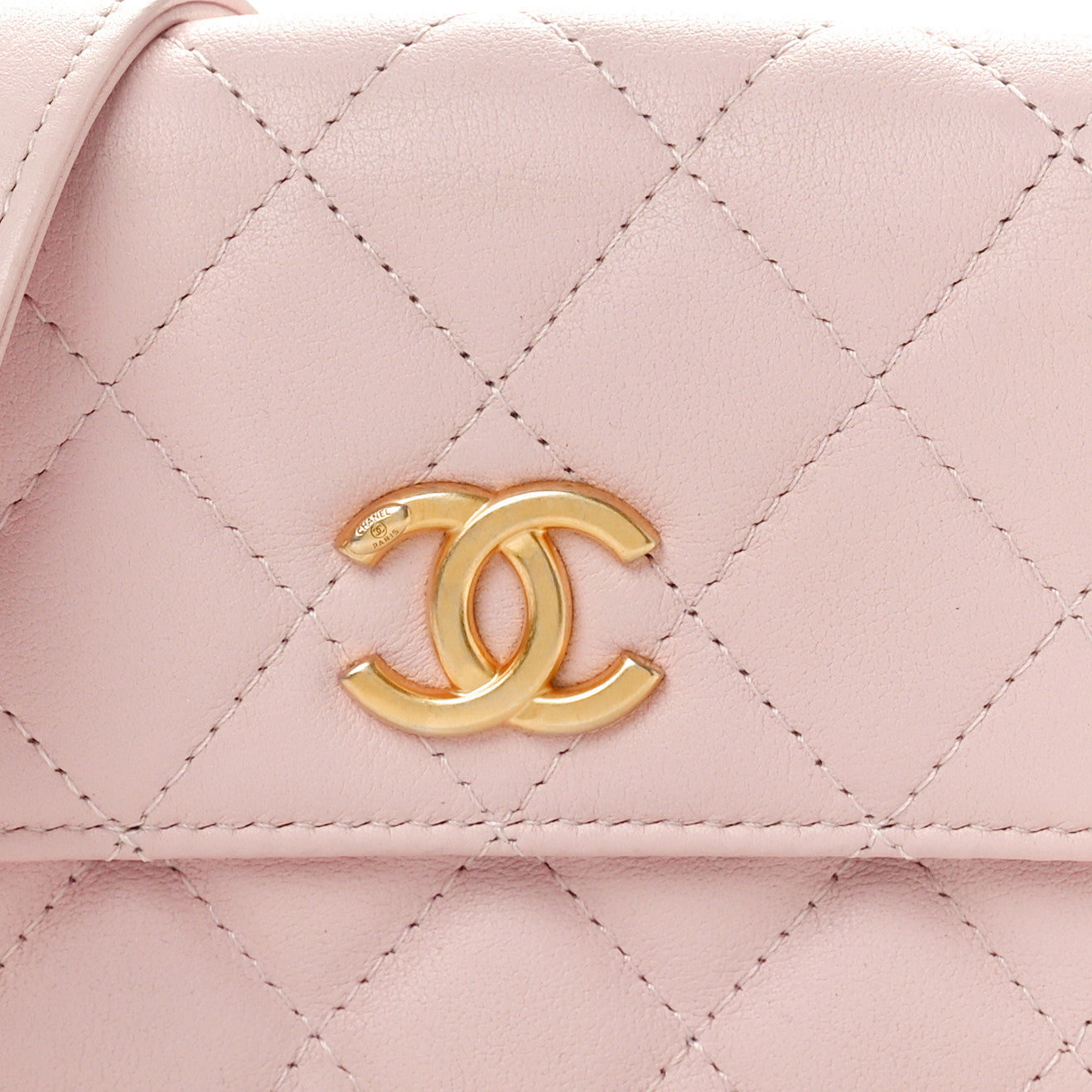 Calfskin Quilted About Pearls Card Holder Flap With Chain Light Pink