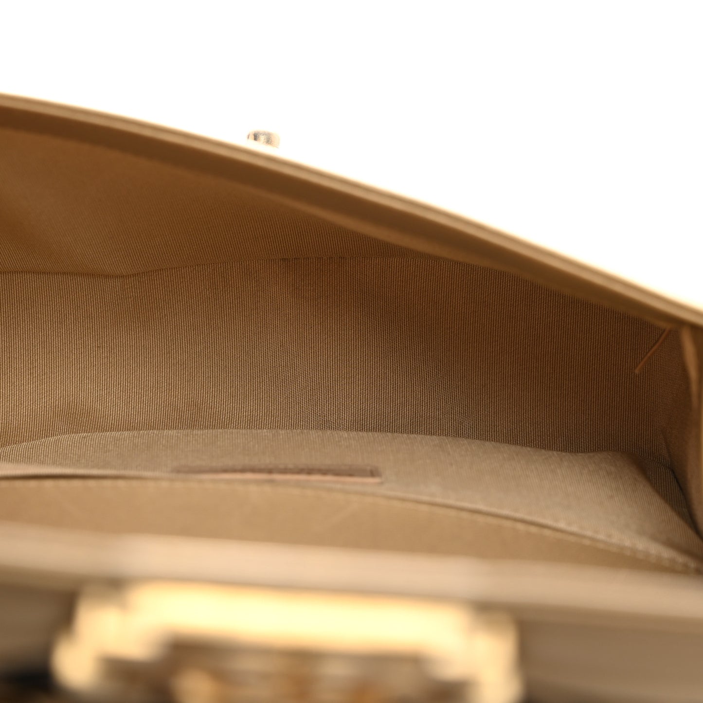 Metallic Lambskin Medium Scaled Boy Flap Gold