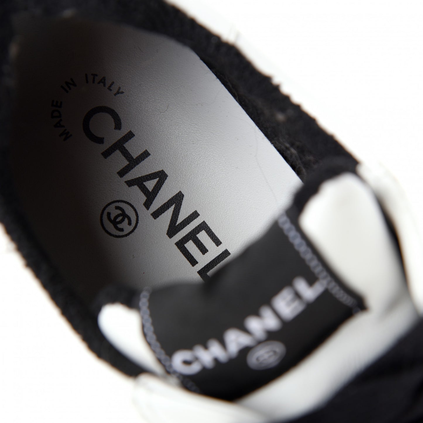 Calfskin Womens Logo Sneakers 40 Black White