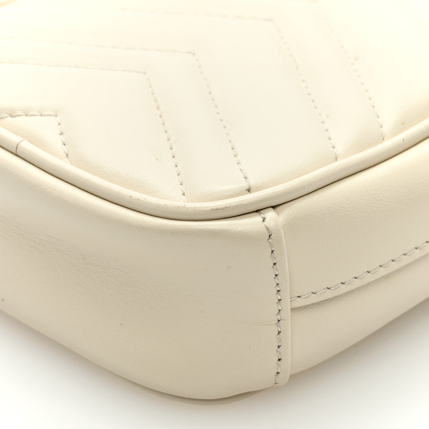 Calfskin Matelasse Mini GG Marmont Crossbody Bag White