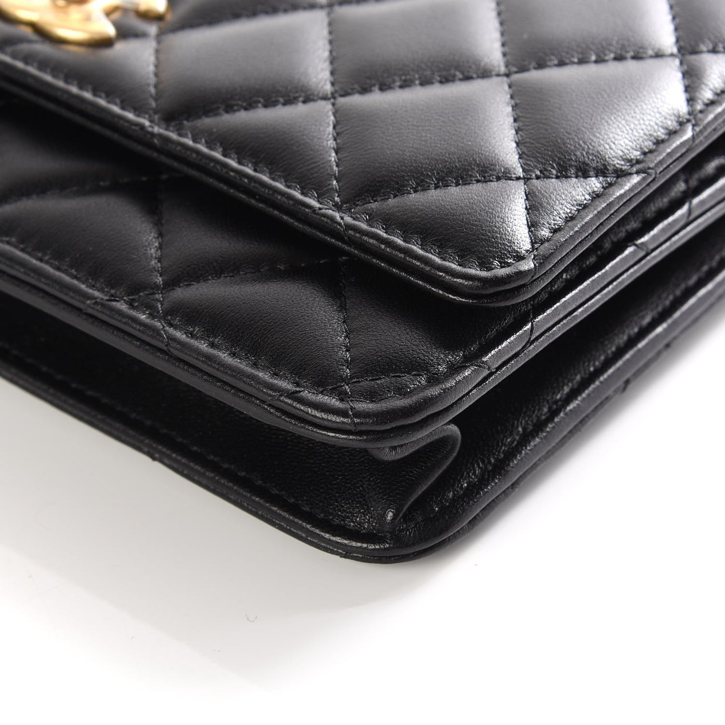Lambskin Quilted CC Pearl Crush Wallet on Chain WOC Black