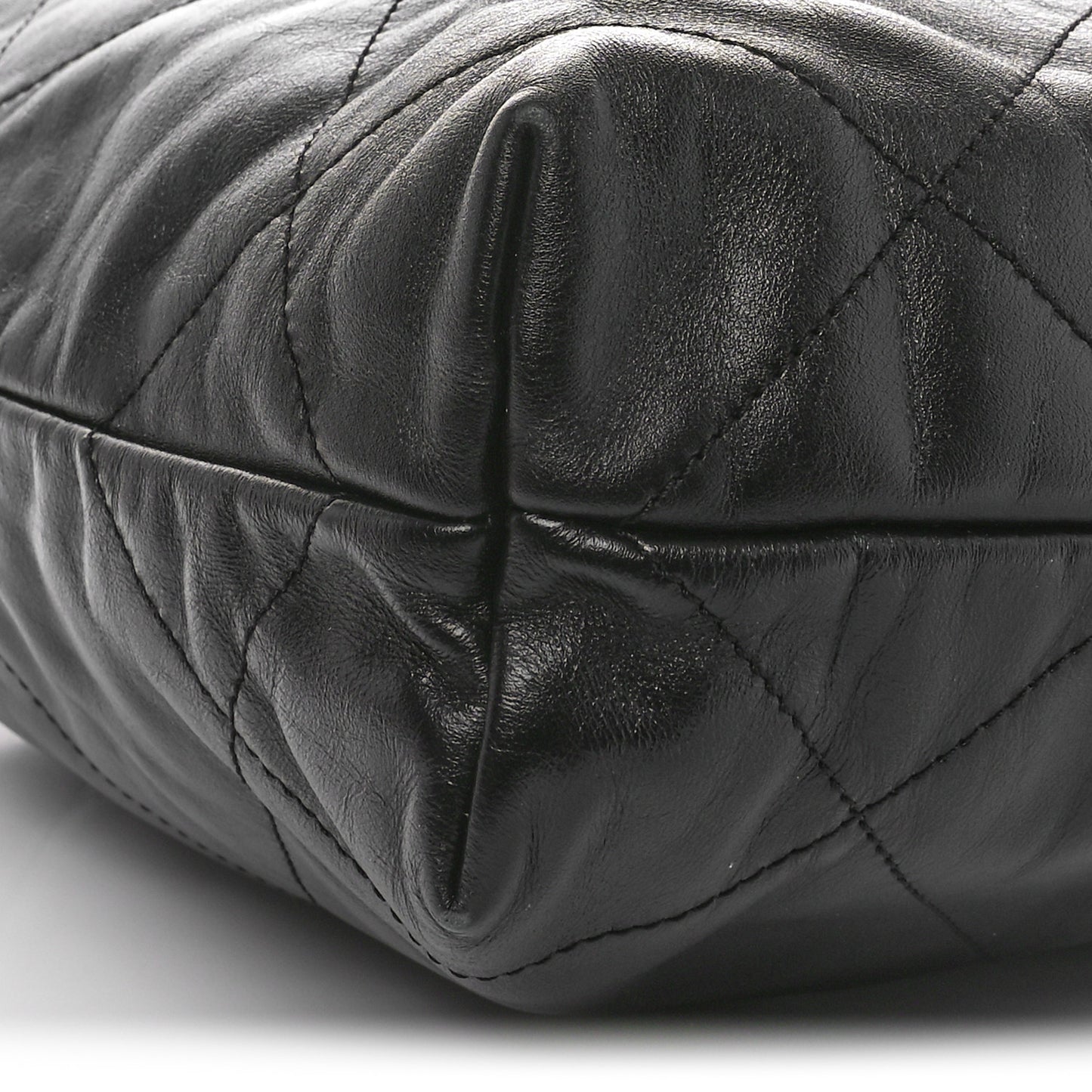 Shiny Calfskin Quilted Small Chanel 22 Black