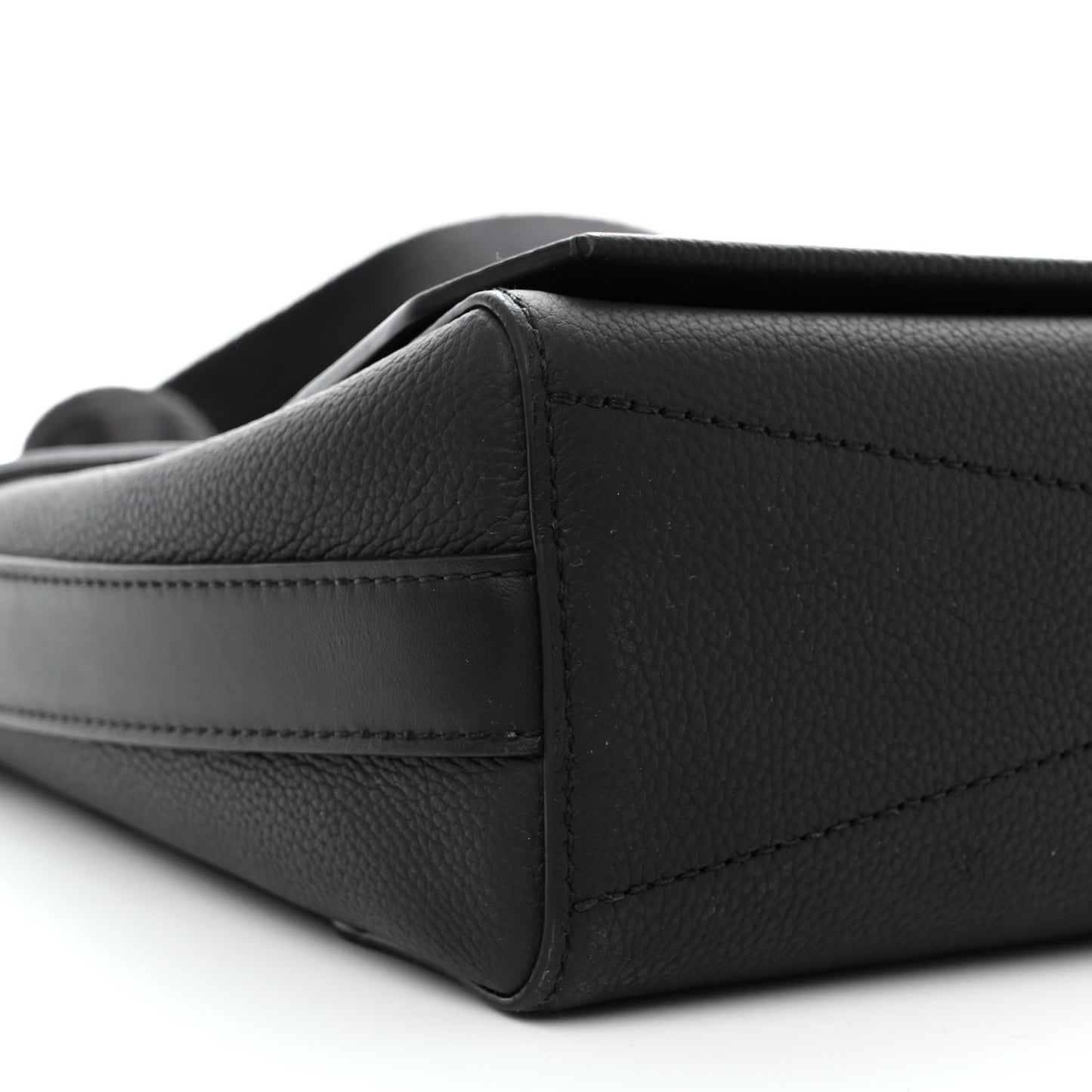 Calfskin Aerogram Messenger Black