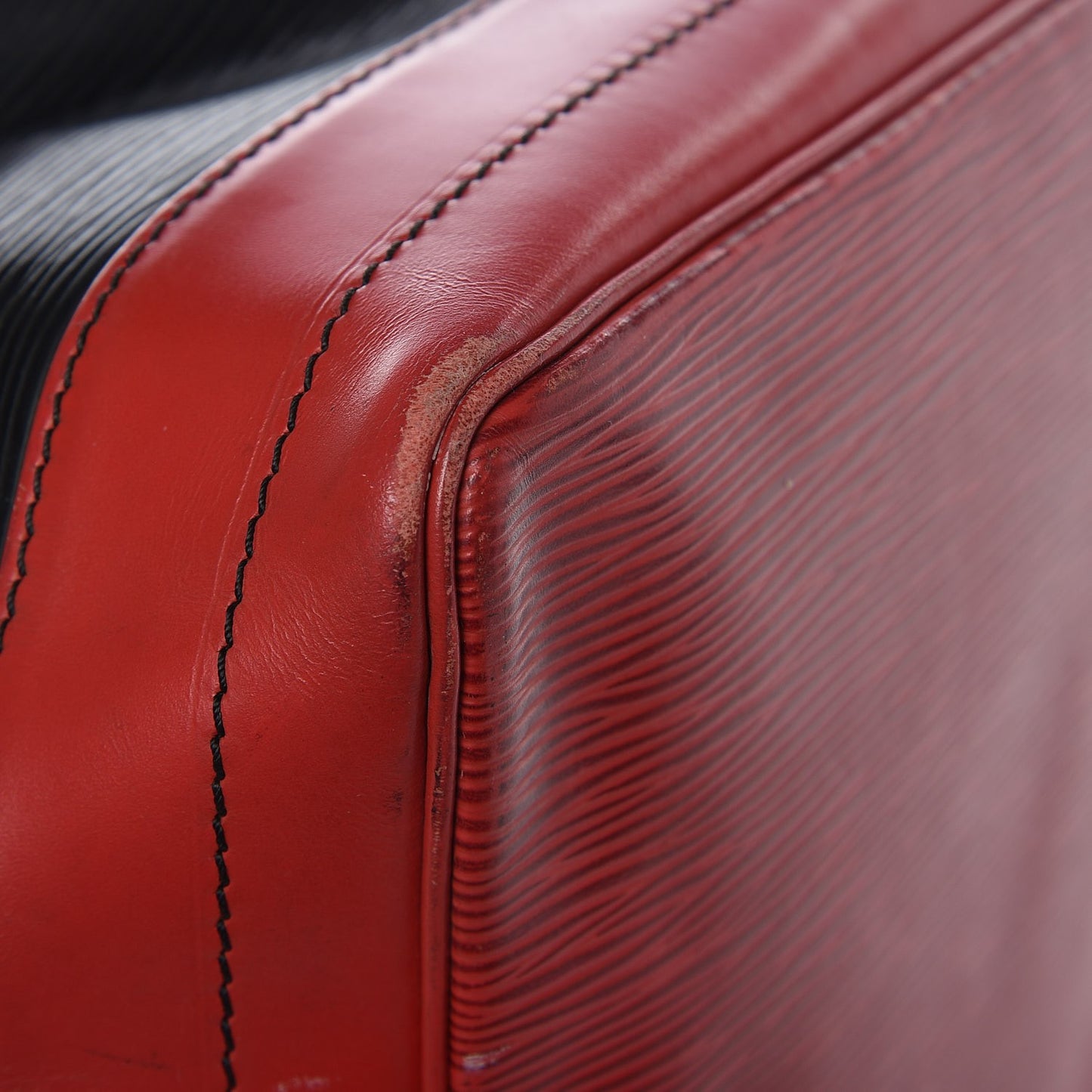 Epi Noe Black Red