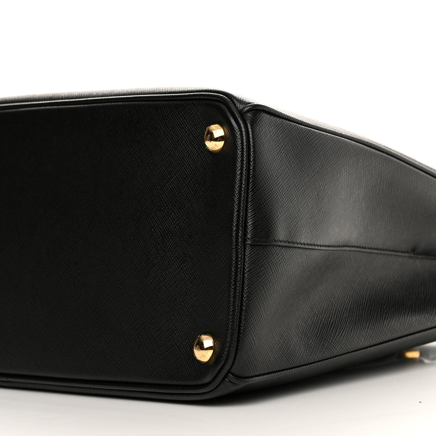 Saffiano Lux Medium Tote Black