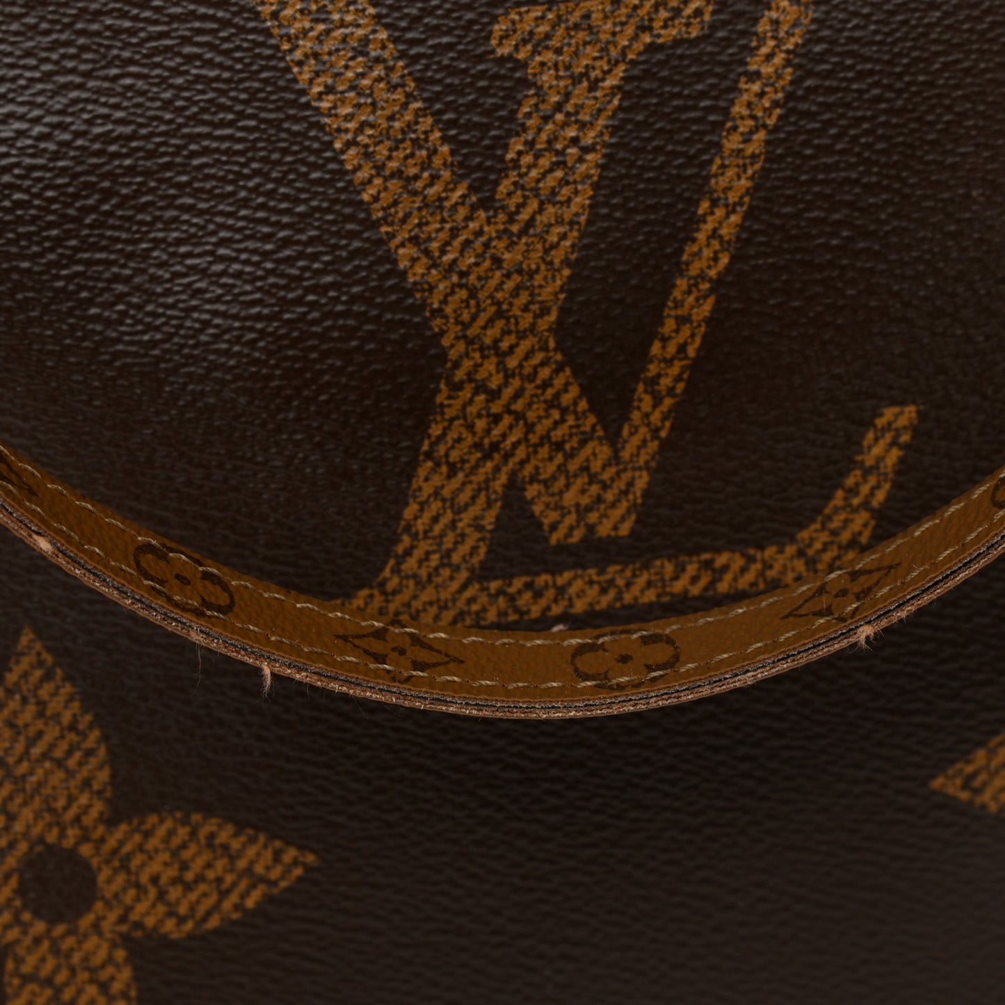 Reverse Monogram Giant Onthego GM