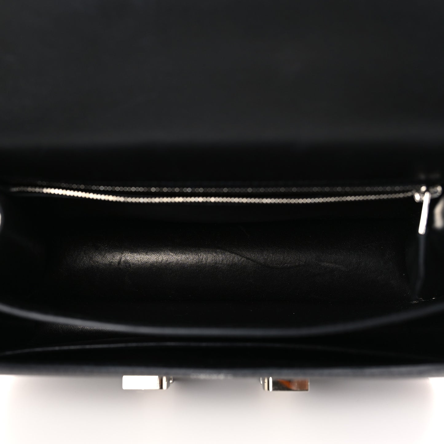 Epsom Constance 24 Black