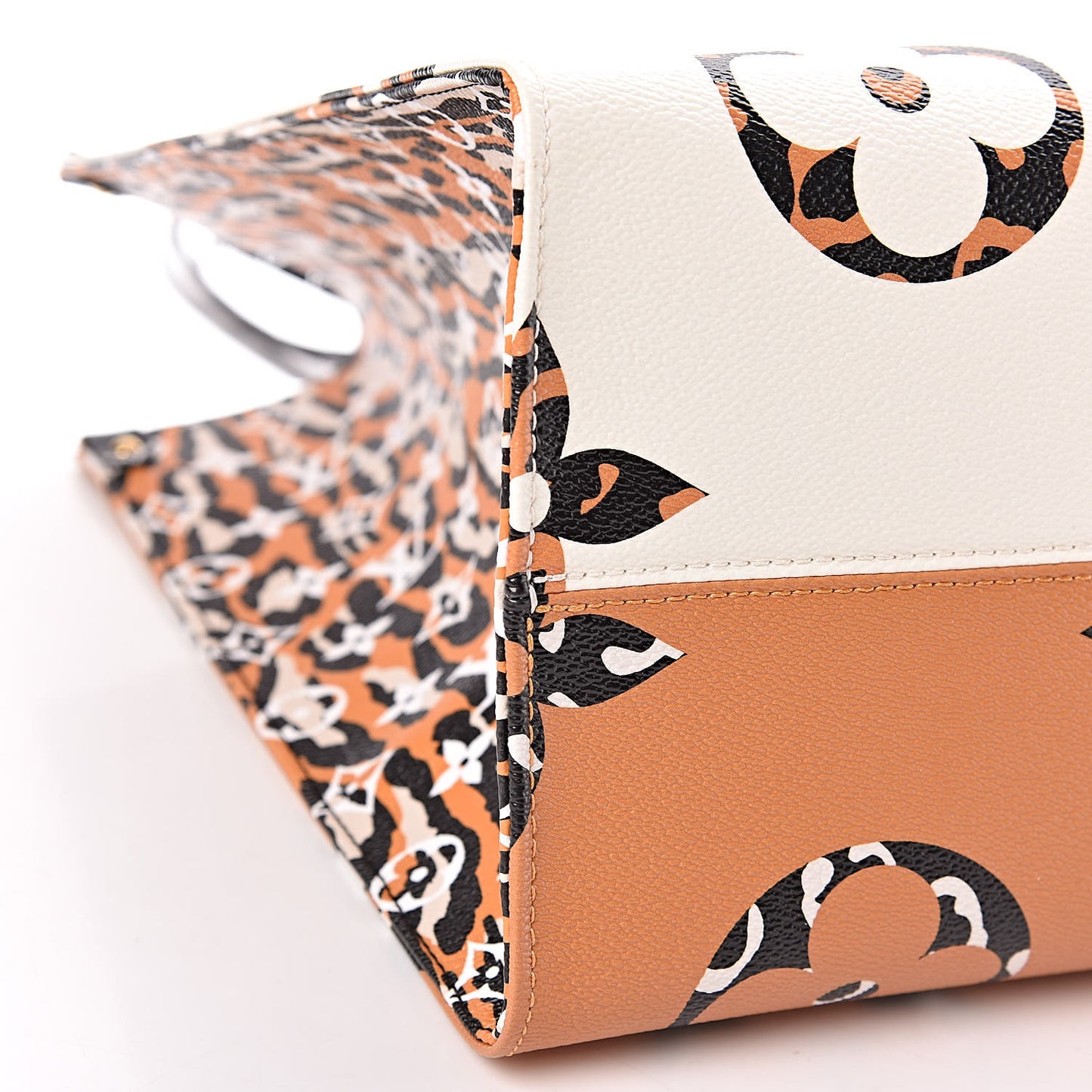 Monogram Giant Jungle Onthego GM Ivory