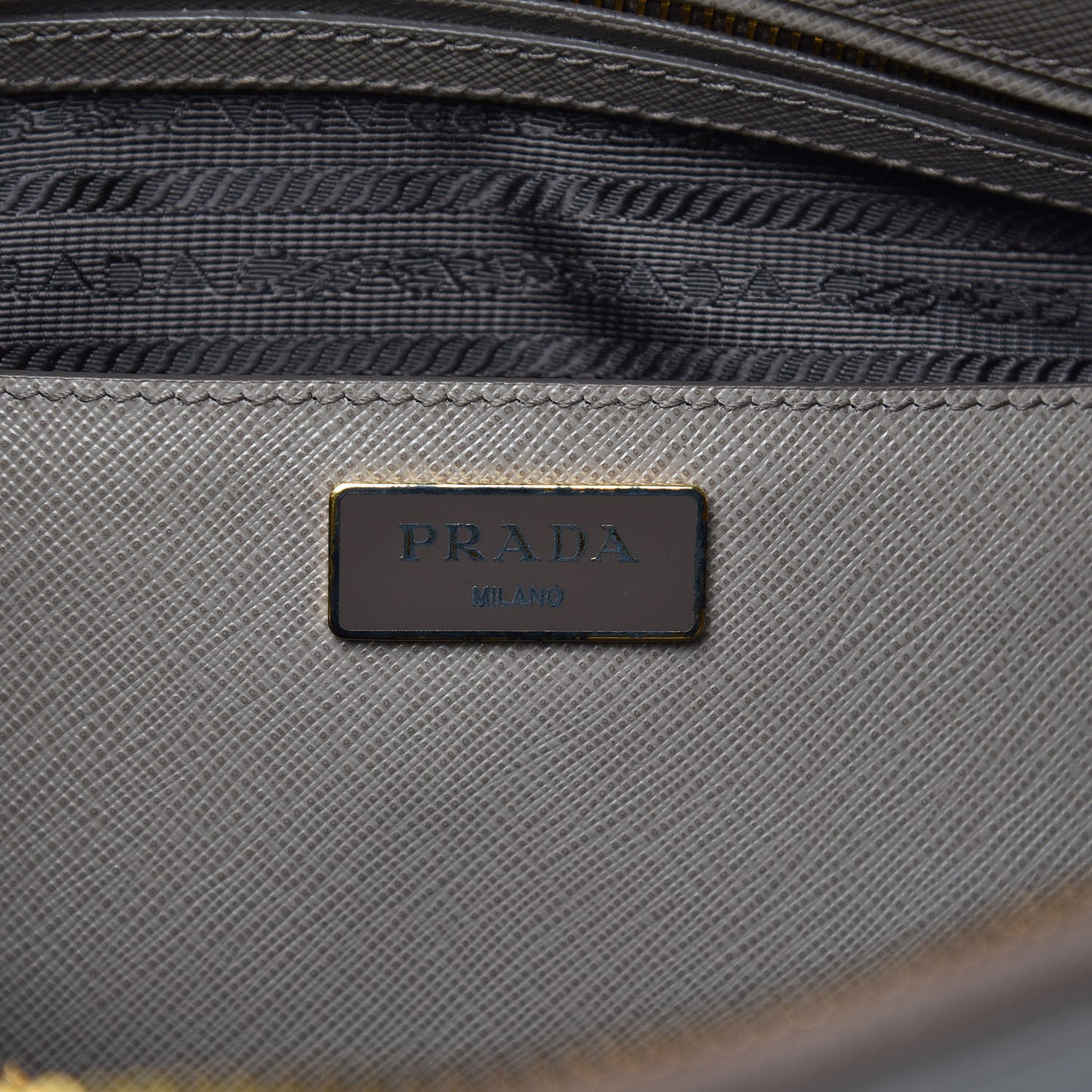 Saffiano Lux Large Promenade Tote Argilla