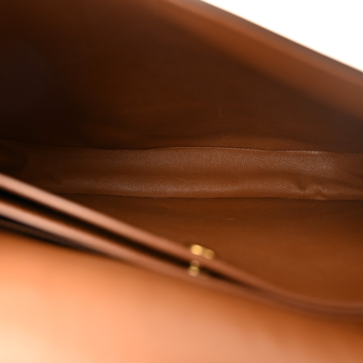 Supersoft Calfskin Medium Trotteur Caramel