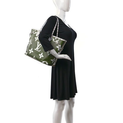Louis Vuitton Monogram Giant Neverfull MM Kaki 2 of 11