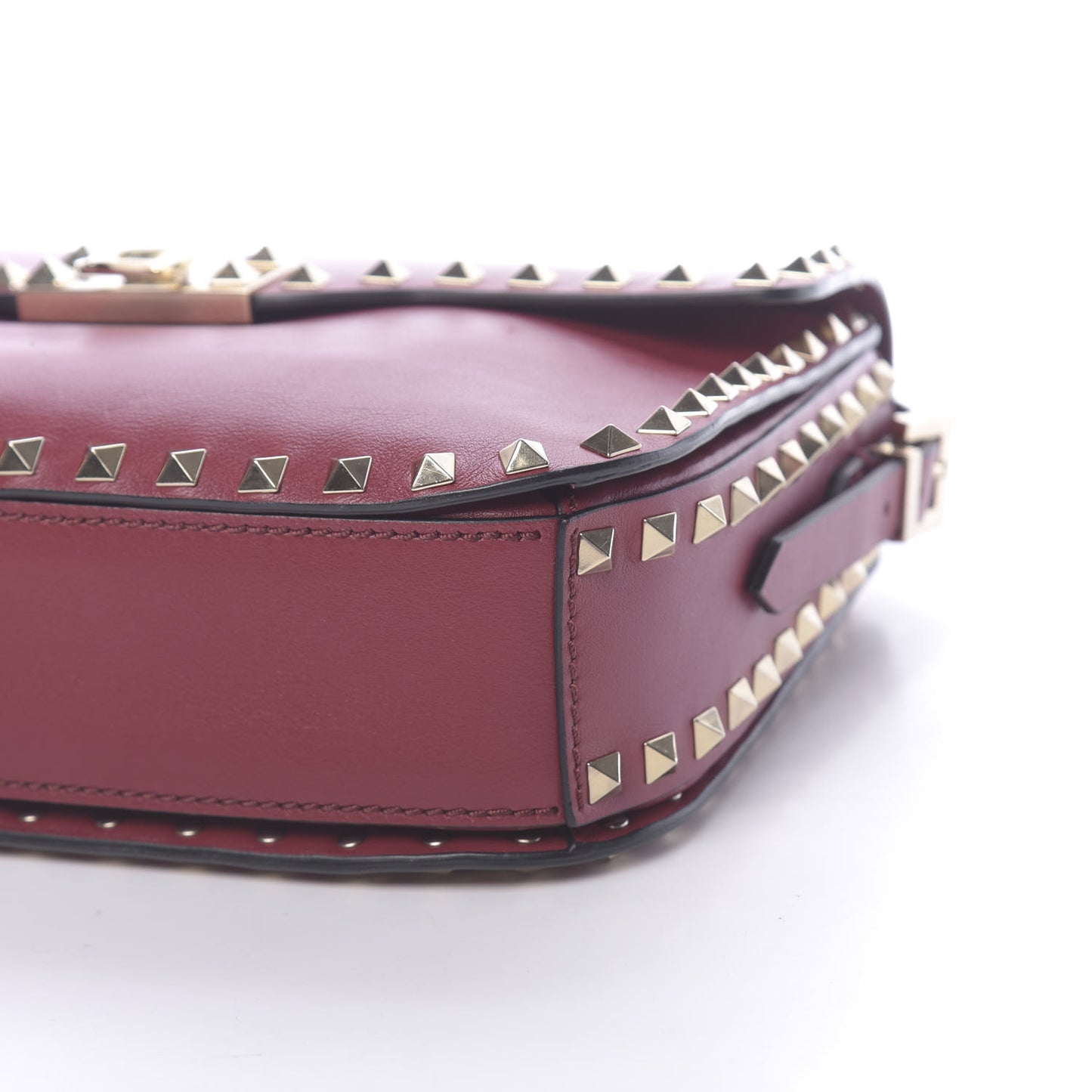Vitello Medium Rockstud Flap Saddle Bag Scarlet