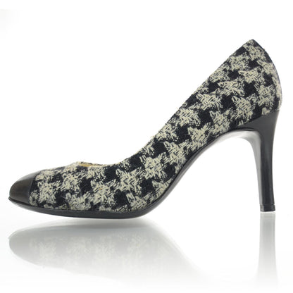 Chanel Tweed Houndstooth CC Pumps 39 1 of 6