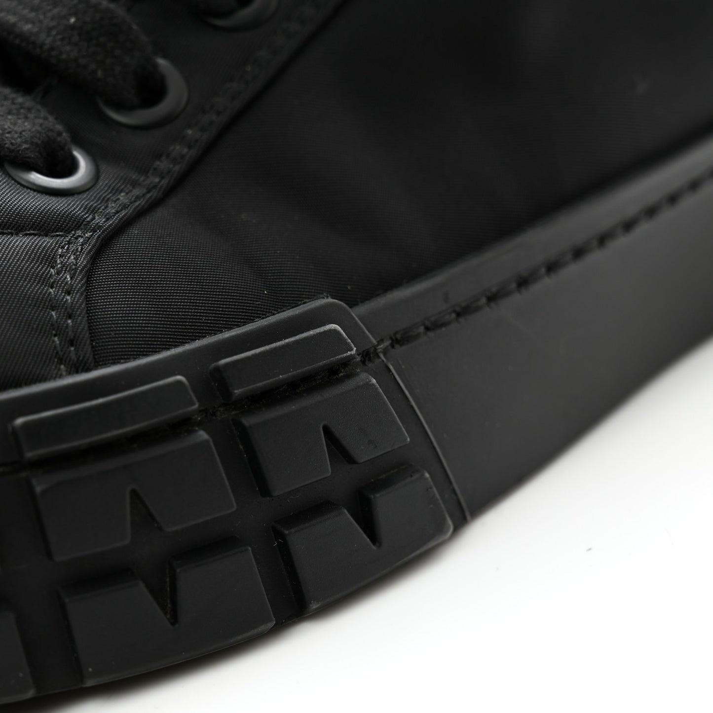 Re-Nylon Gabardine Triangle Womens Wheel Pouch Pocket High Top Sneakers 39 Black