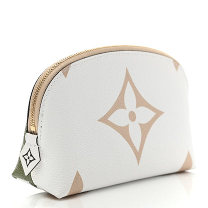 Louis Vuitton Monogram Giant Cosmetic Pouch Kaki 3 of 7