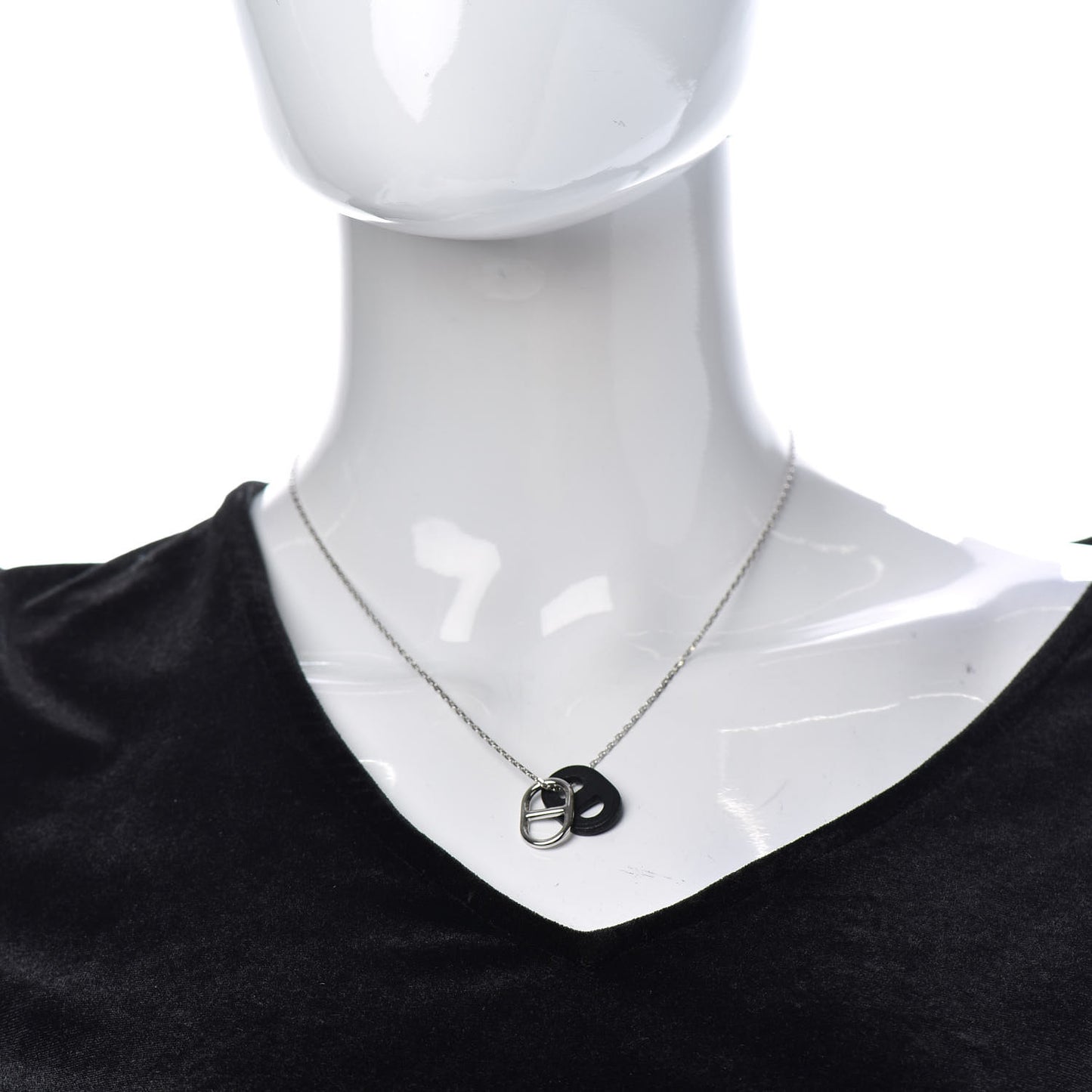 Swift O'Maillon Pendant Necklace Black
