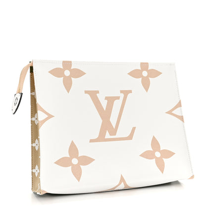 Louis Vuitton Monogram Giant Toiletry Pouch 26 Kaki 3 of 7
