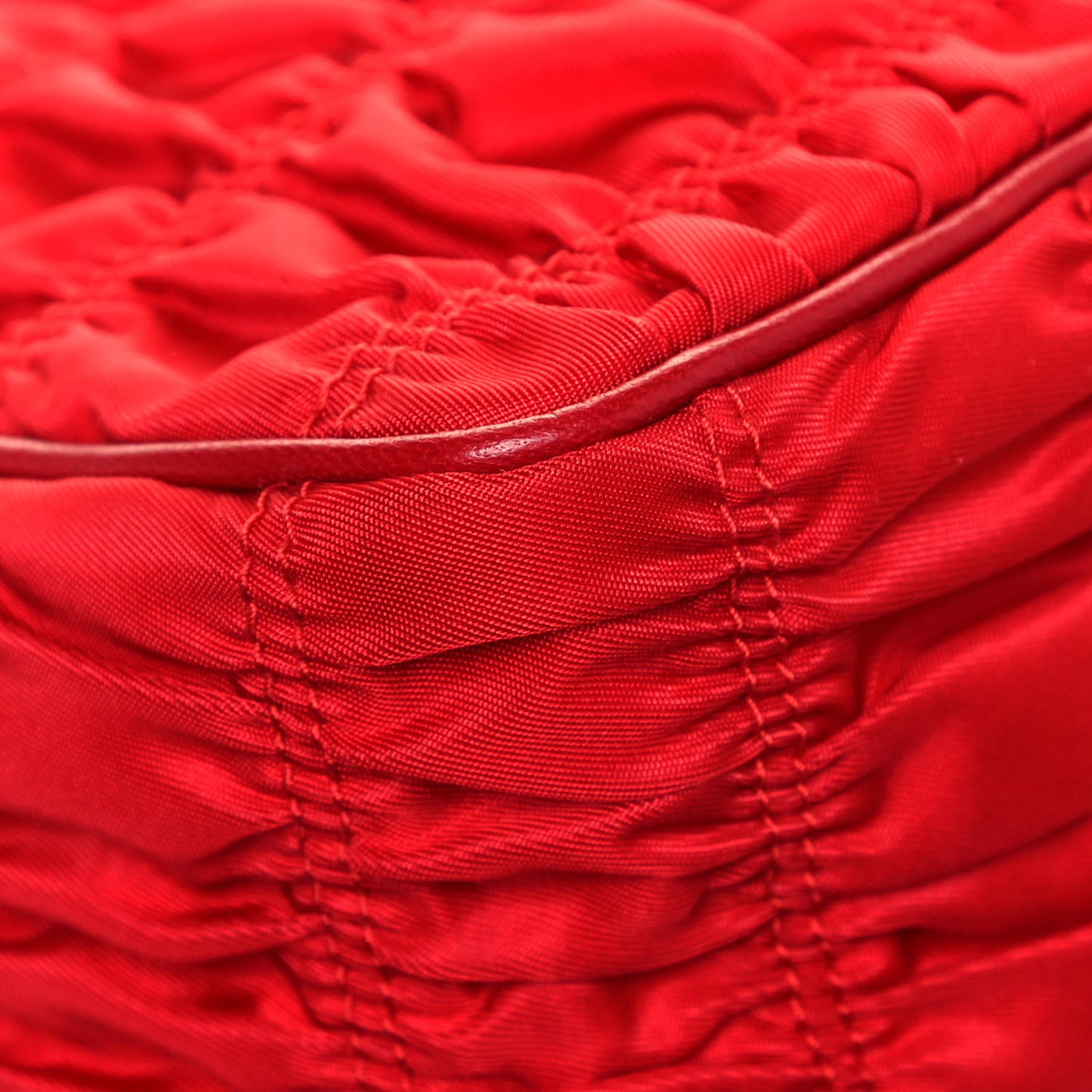 Tessuto Nylon Gaufre Shoulder Bag Rosso