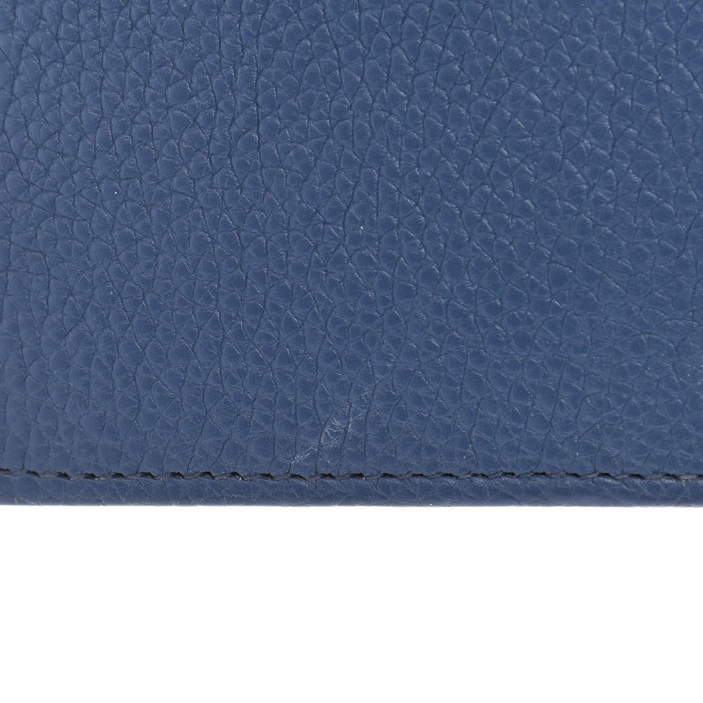 Pebbled Calfskin Soho Wallet on Chain Caspian
