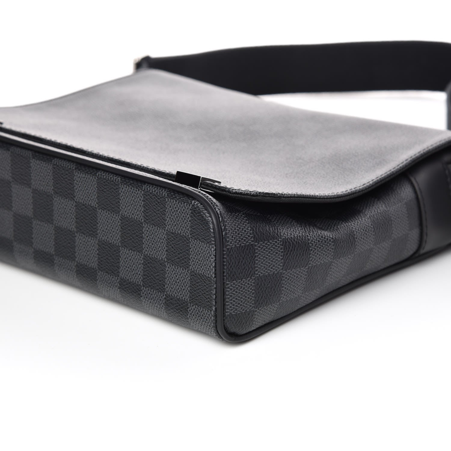 Louis Vuitton Damier Graphite District PM 6 of 9