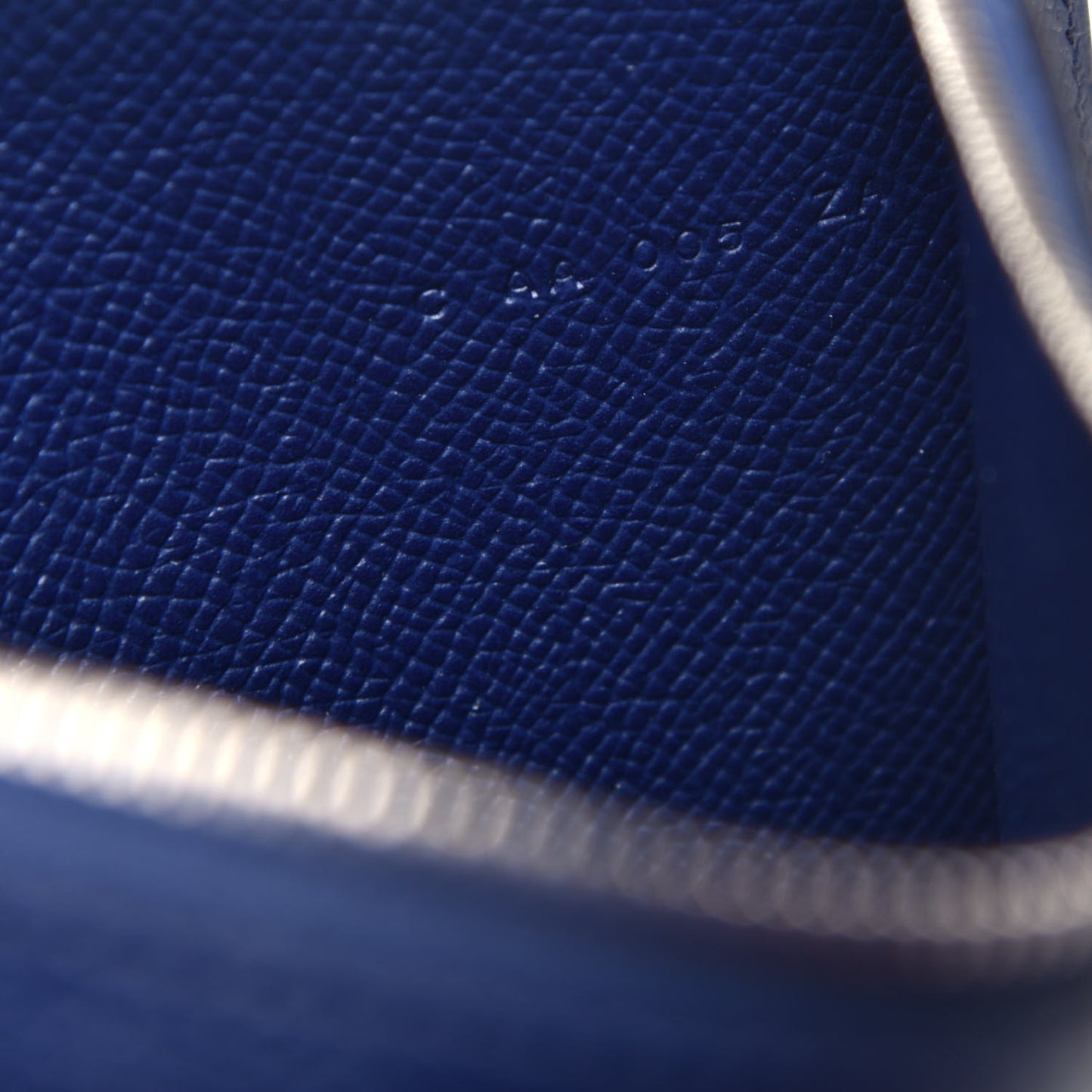 Epsom Calvi Pouch Magnolia Bleu Saphir